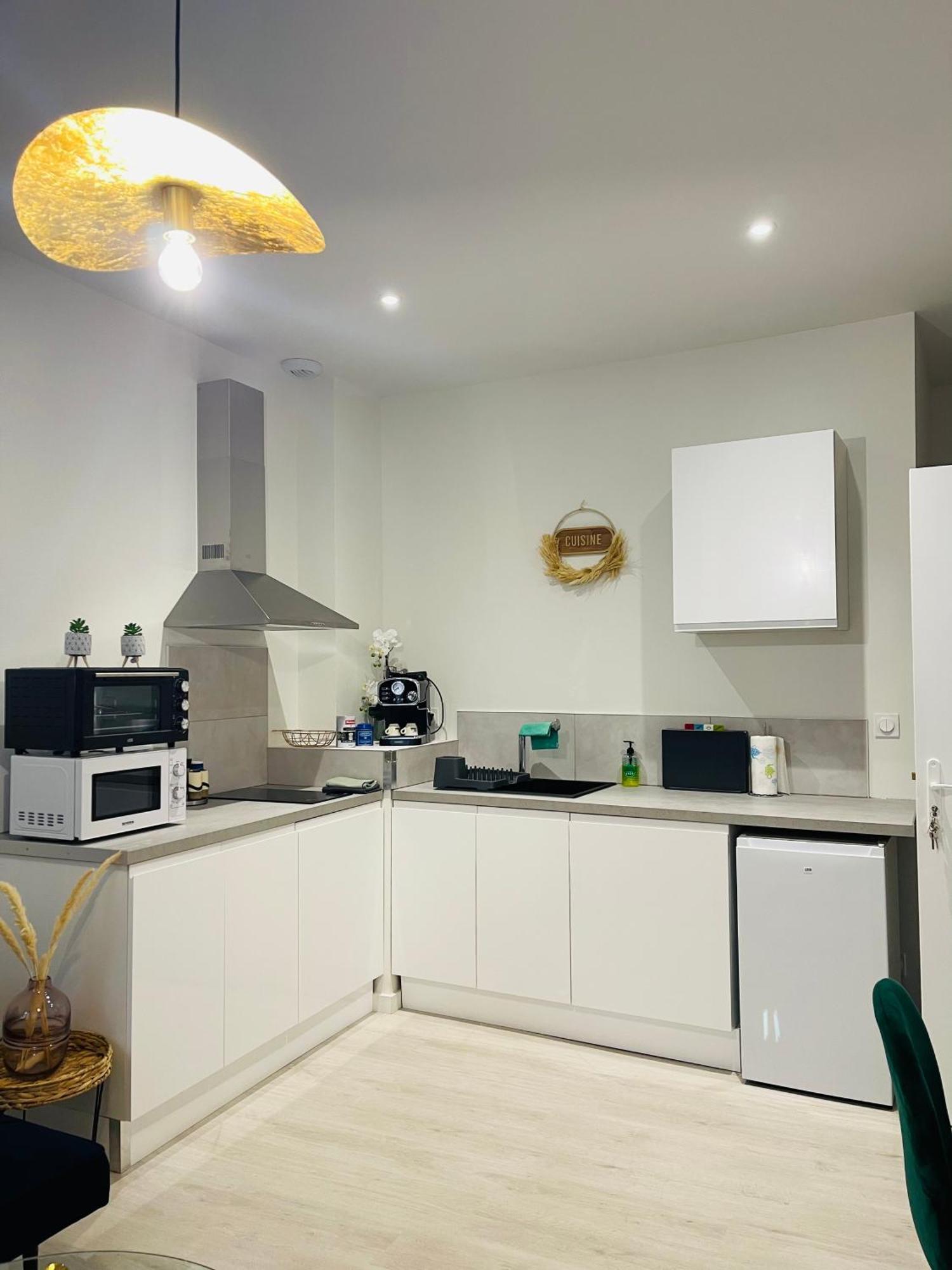 Le Caubous Plein Centre Appartement Calme Avec Chambre Et Cuisine Equipee Bagneres-de-Bigorre Exterior photo