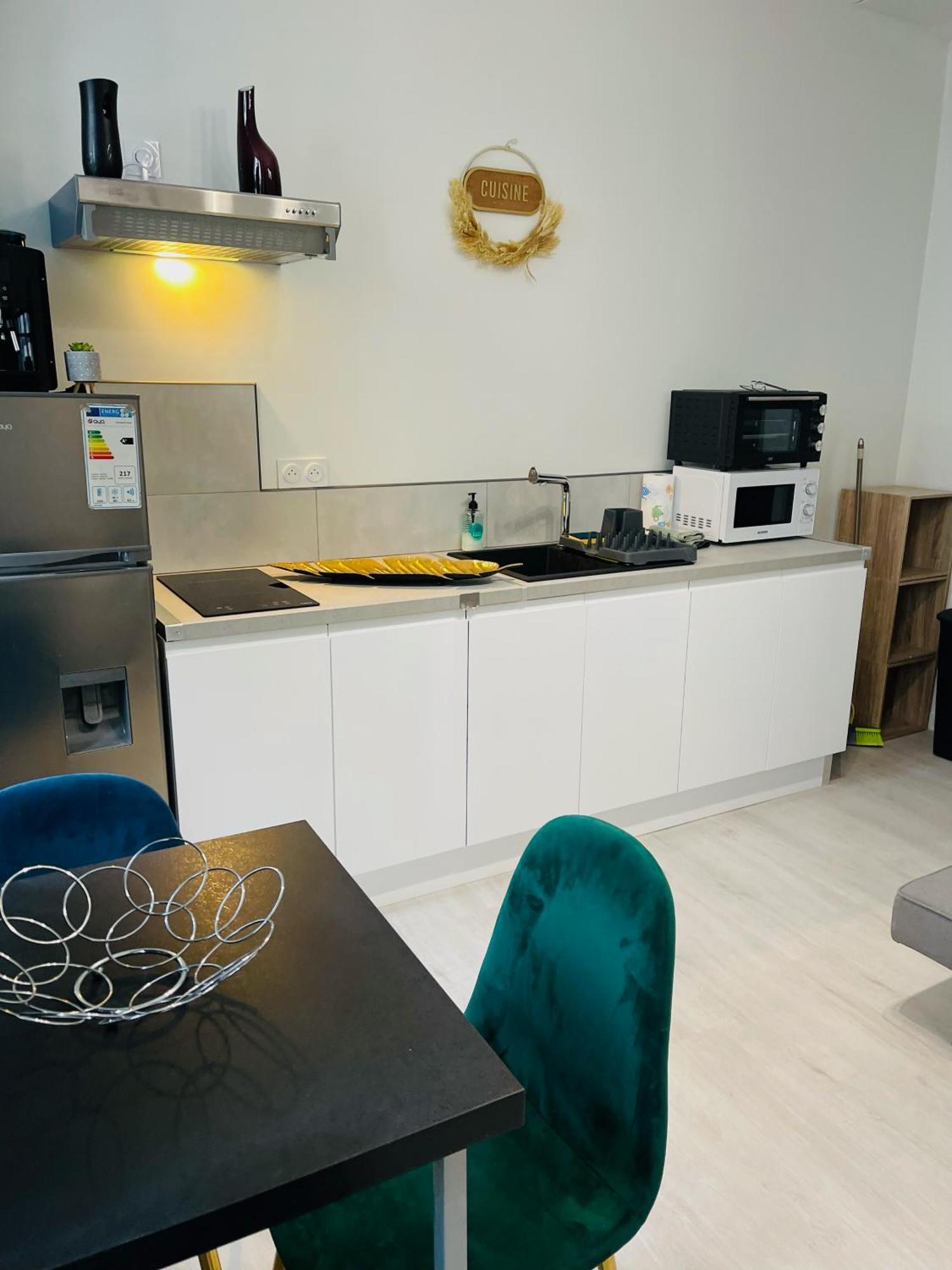 Le Caubous Plein Centre Appartement Calme Avec Chambre Et Cuisine Equipee Bagneres-de-Bigorre Exterior photo